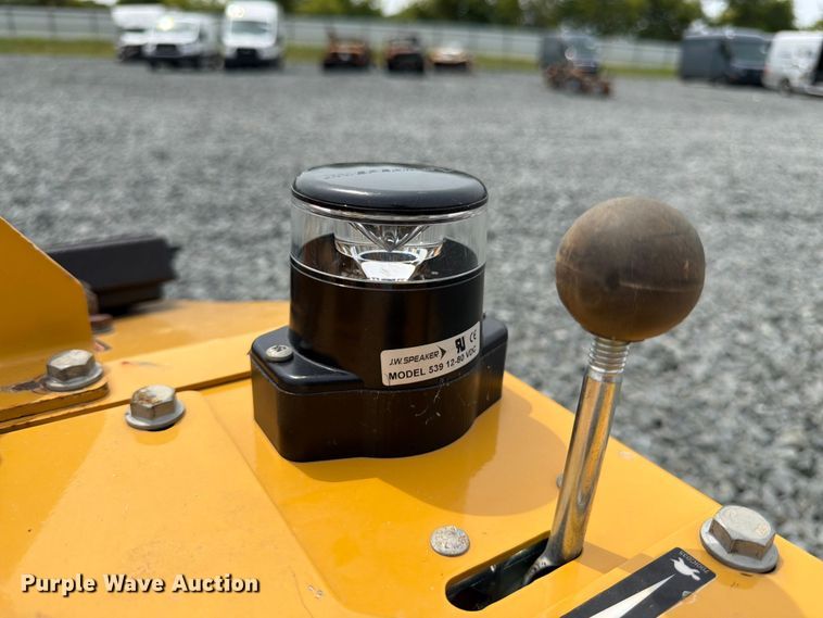 image for item YA4306 2021 Vermeer SPX25 vibratory cable plow