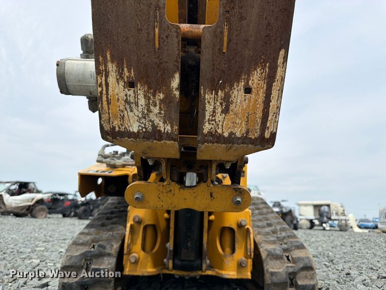 image for item YA4306 2021 Vermeer SPX25 vibratory cable plow