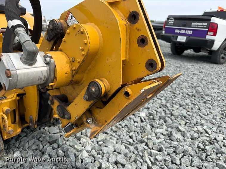 image for item YA4306 2021 Vermeer SPX25 vibratory cable plow