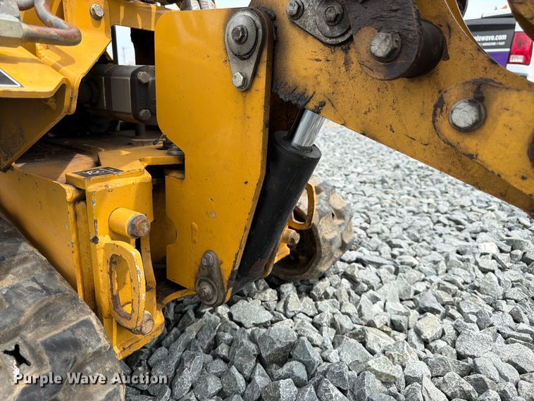 image for item YA4306 2021 Vermeer SPX25 vibratory cable plow
