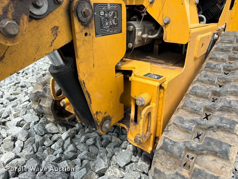 image for item YA4306 2021 Vermeer SPX25 vibratory cable plow