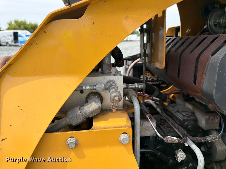 image for item YA4306 2021 Vermeer SPX25 vibratory cable plow