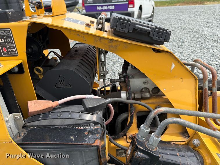 image for item YA4306 2021 Vermeer SPX25 vibratory cable plow