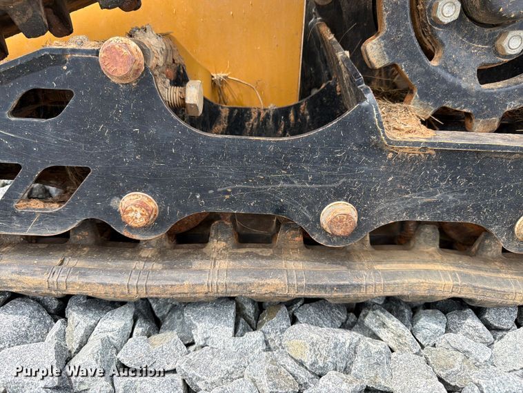 image for item YA4306 2021 Vermeer SPX25 vibratory cable plow