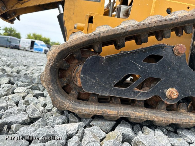 image for item YA4306 2021 Vermeer SPX25 vibratory cable plow