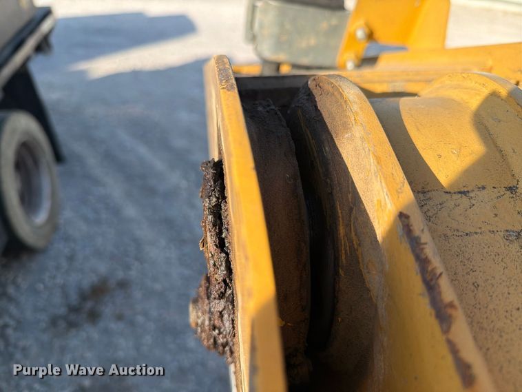 image for item YA4315 2009 Caterpillar 246C skid steer loader