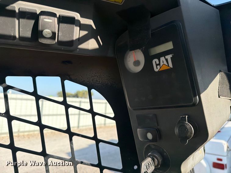 image for item YA4315 2009 Caterpillar 246C skid steer loader