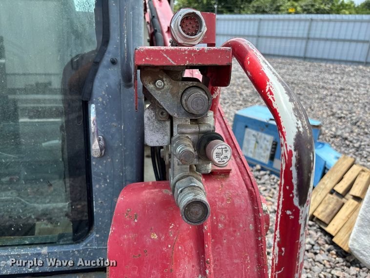 image for item YA4380 2014 Takeuchi TL10 tracked skid steer loader