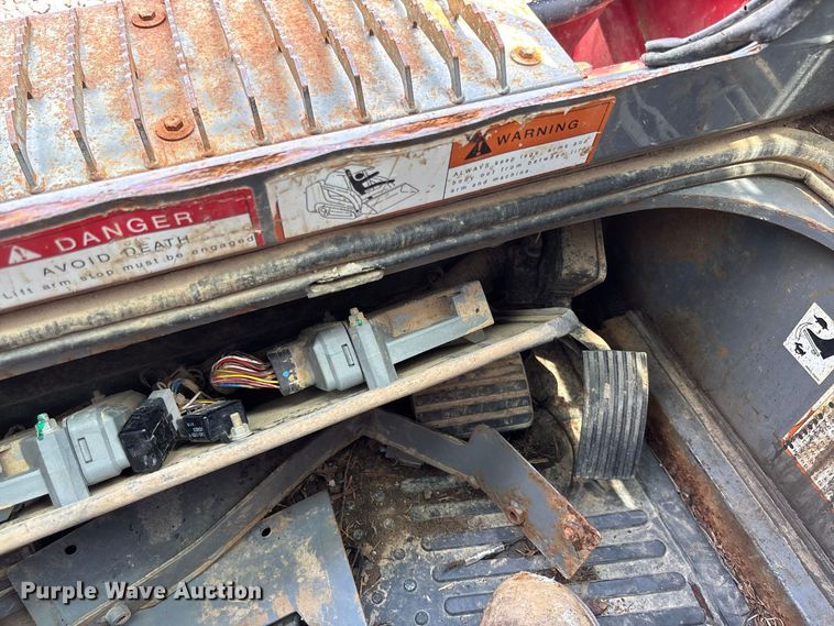 image for item YA4380 2014 Takeuchi TL10 tracked skid steer loader