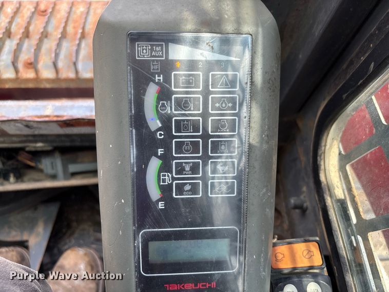 image for item YA4380 2014 Takeuchi TL10 tracked skid steer loader