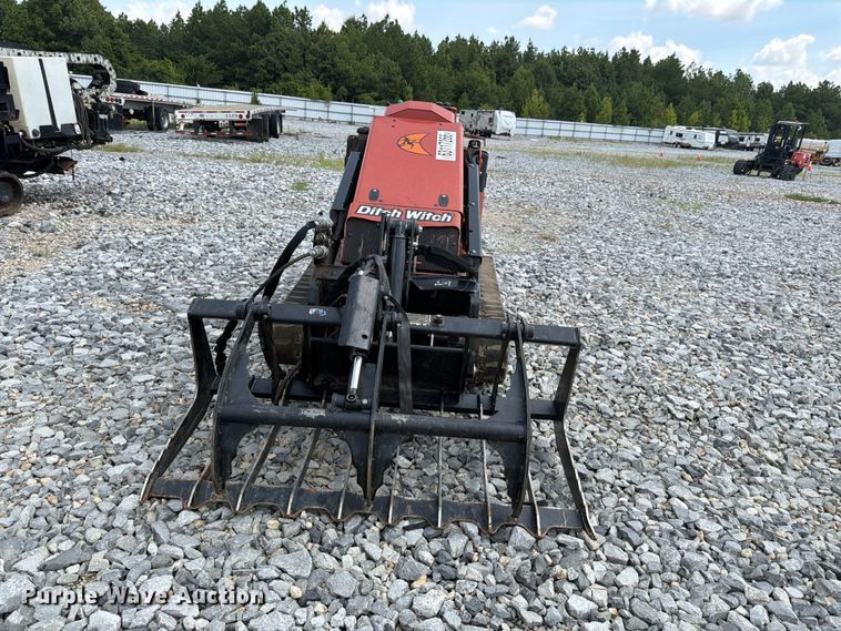 image for item YA4418 2025 Ditch Witch SK900 compact utility loader