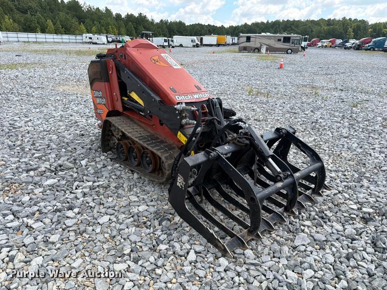 image for item YA4418 2025 Ditch Witch SK900 compact utility loader