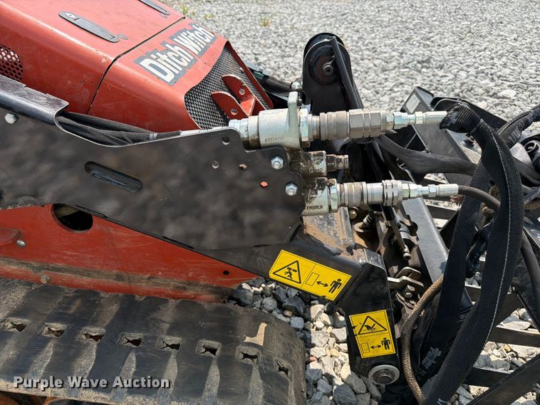 image for item YA4418 2025 Ditch Witch SK900 compact utility loader