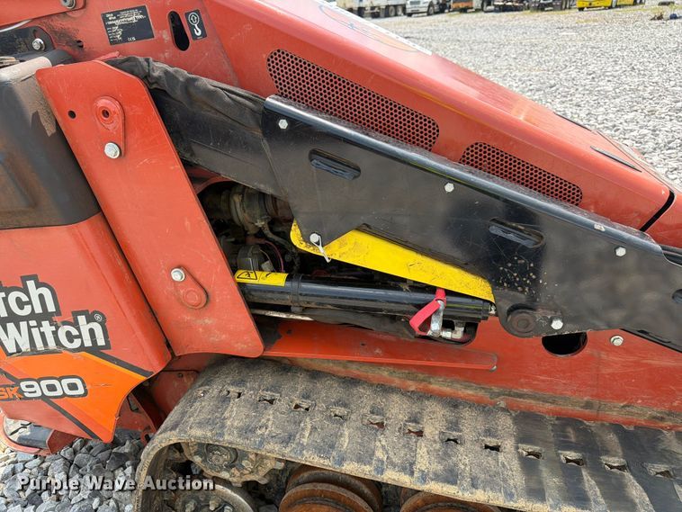 image for item YA4418 2025 Ditch Witch SK900 compact utility loader