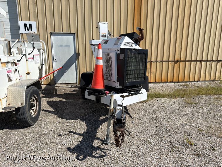 image for item YA4443 2019 Altec DC1317 wood chipper