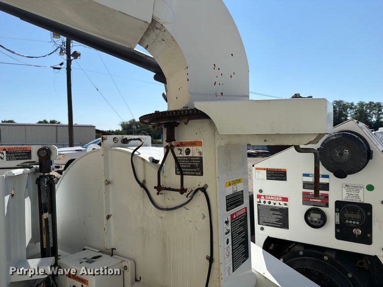 image for item YA4443 2019 Altec DC1317 wood chipper