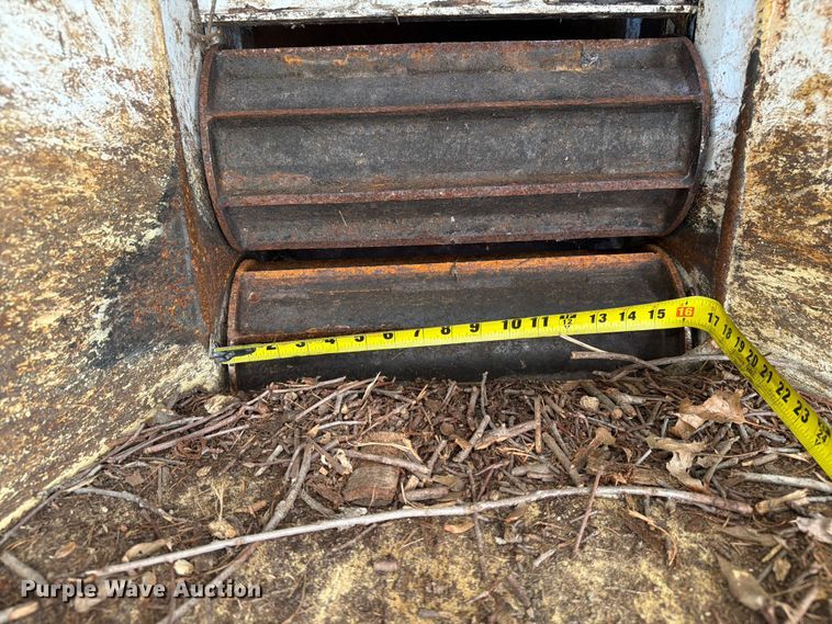 image for item YA4443 2019 Altec DC1317 wood chipper