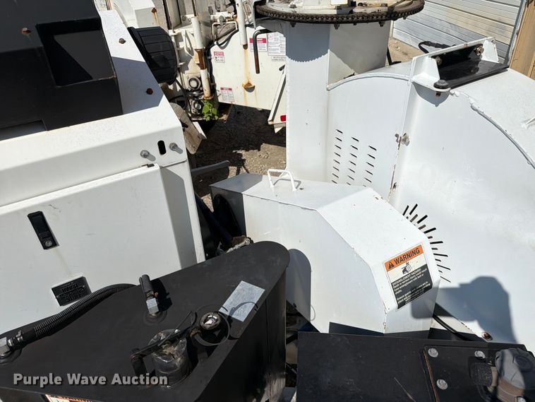 image for item YA4443 2019 Altec DC1317 wood chipper