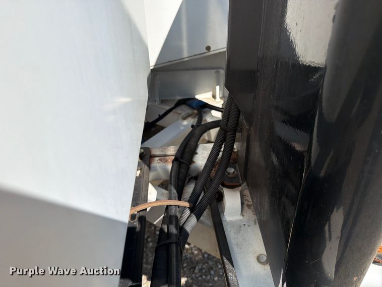 image for item YA4443 2019 Altec DC1317 wood chipper
