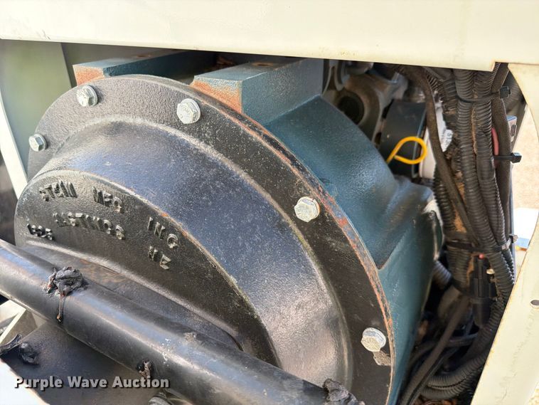 image for item YA4443 2019 Altec DC1317 wood chipper