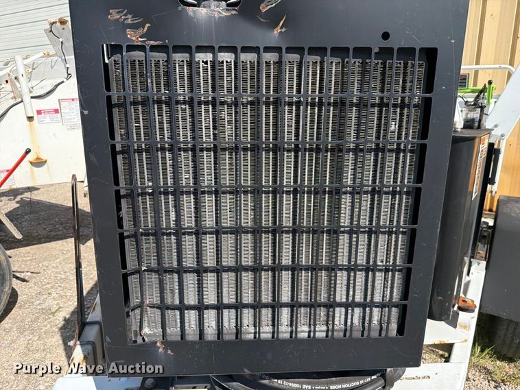 image for item YA4443 2019 Altec DC1317 wood chipper