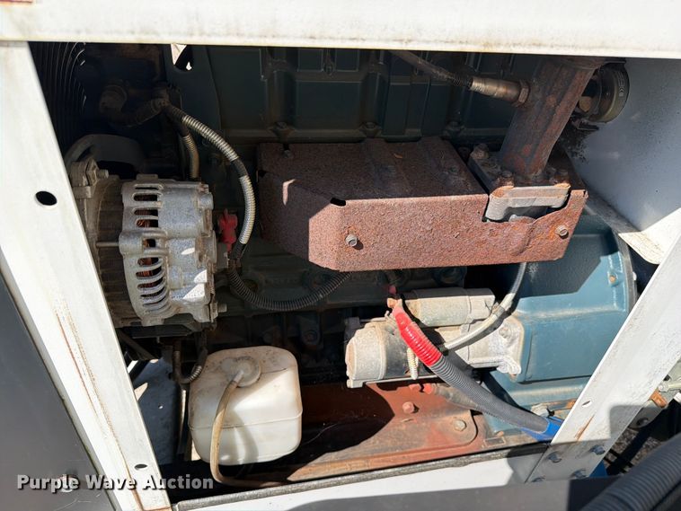image for item YA4443 2019 Altec DC1317 wood chipper