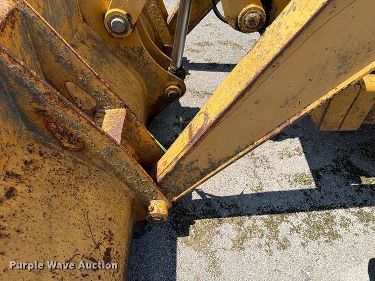 image for item YA4483 2006 John Deere 310SG backhoe