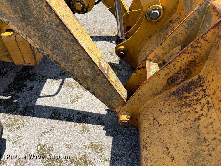 image for item YA4483 2006 John Deere 310SG backhoe