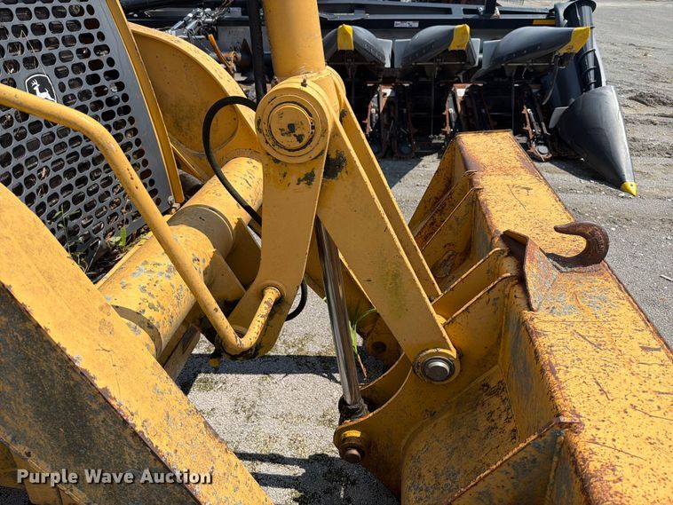 image for item YA4483 2006 John Deere 310SG backhoe
