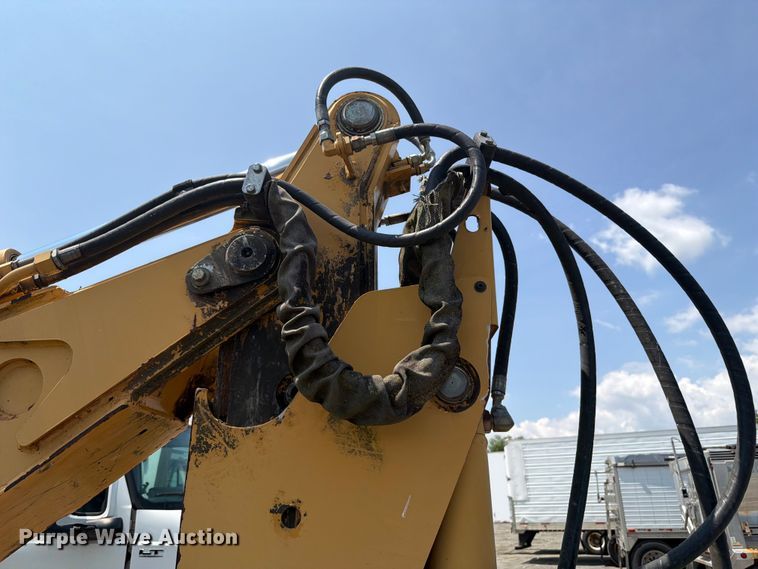 image for item YA4483 2006 John Deere 310SG backhoe