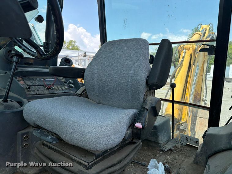 image for item YA4483 2006 John Deere 310SG backhoe