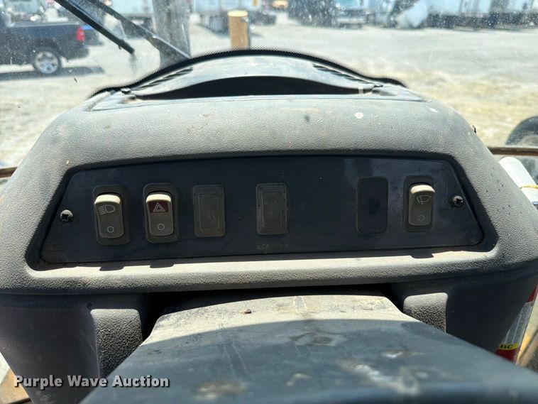 image for item YA4483 2006 John Deere 310SG backhoe