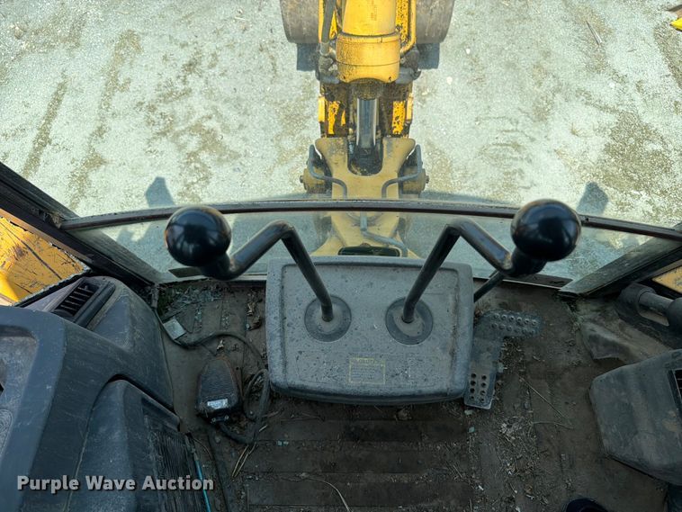 image for item YA4483 2006 John Deere 310SG backhoe