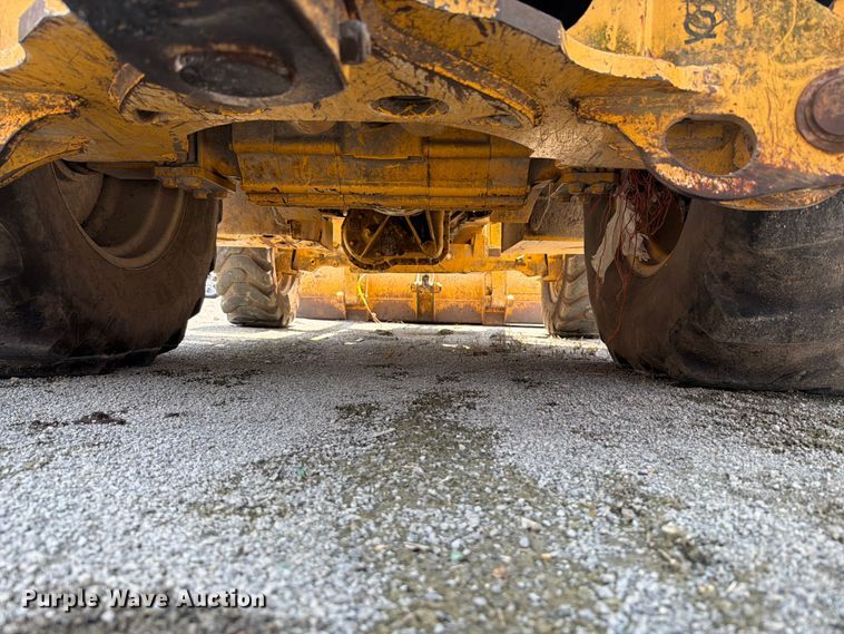 image for item YA4483 2006 John Deere 310SG backhoe