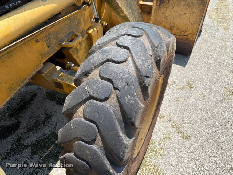 image for item YA4483 2006 John Deere 310SG backhoe