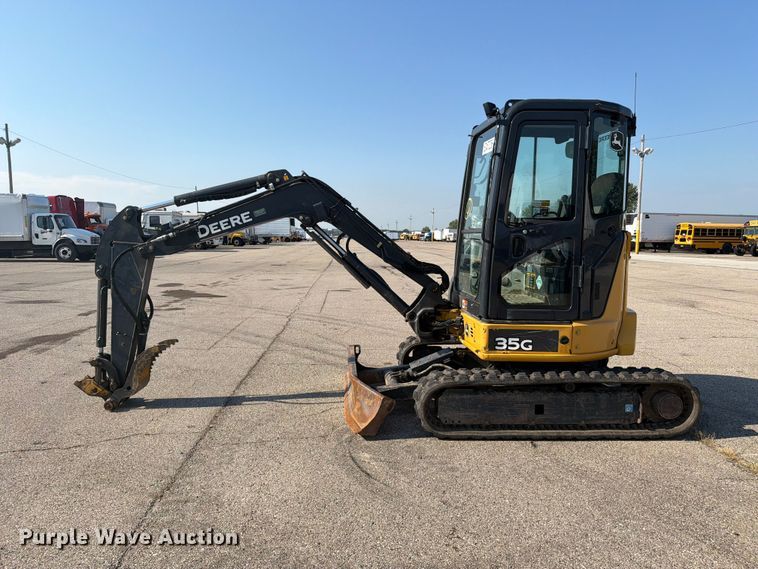 image for item YA4486 2015 John Deere 35G mini excavator