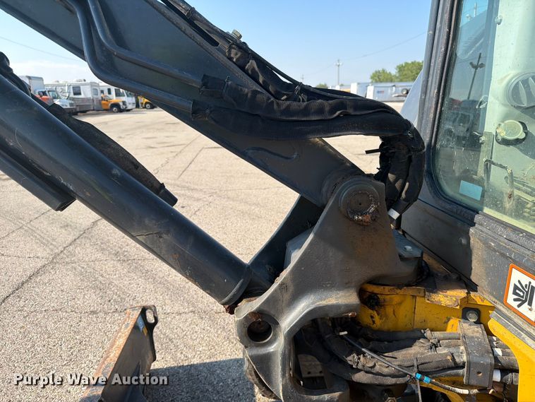image for item YA4486 2015 John Deere 35G mini excavator