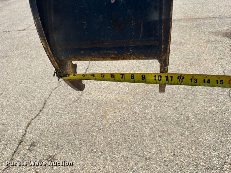 image for item YA4486 2015 John Deere 35G mini excavator