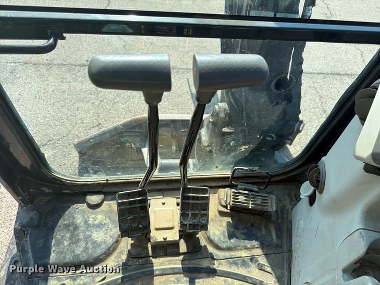 image for item YA4486 2015 John Deere 35G mini excavator