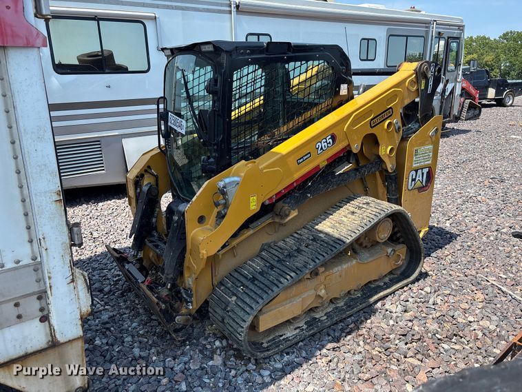 image for item YA4518 2025 Caterpillar 265 tracked skid steer loader