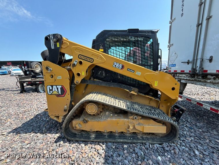 image for item YA4518 2025 Caterpillar 265 tracked skid steer loader