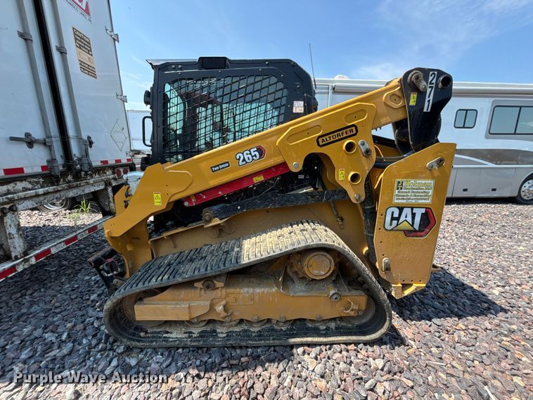 image for item YA4518 2025 Caterpillar 265 tracked skid steer loader
