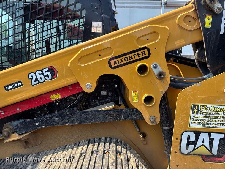 image for item YA4518 2025 Caterpillar 265 tracked skid steer loader