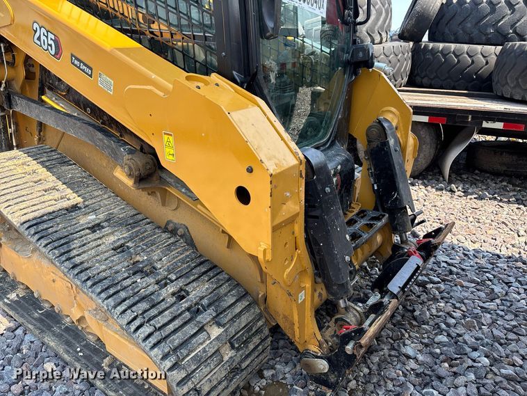 image for item YA4518 2025 Caterpillar 265 tracked skid steer loader