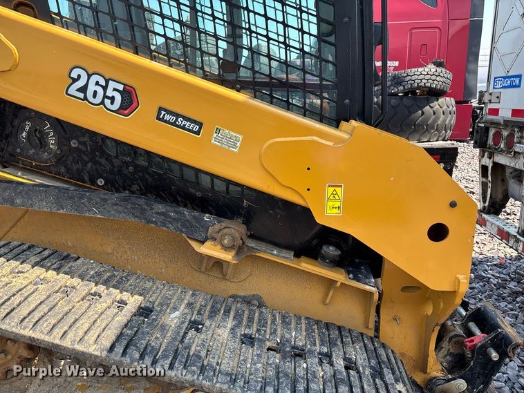 image for item YA4518 2025 Caterpillar 265 tracked skid steer loader
