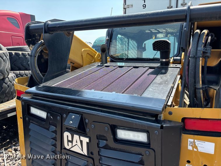 image for item YA4518 2025 Caterpillar 265 tracked skid steer loader