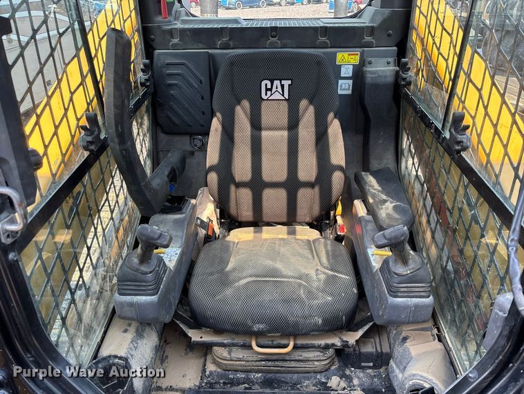 image for item YA4518 2025 Caterpillar 265 tracked skid steer loader
