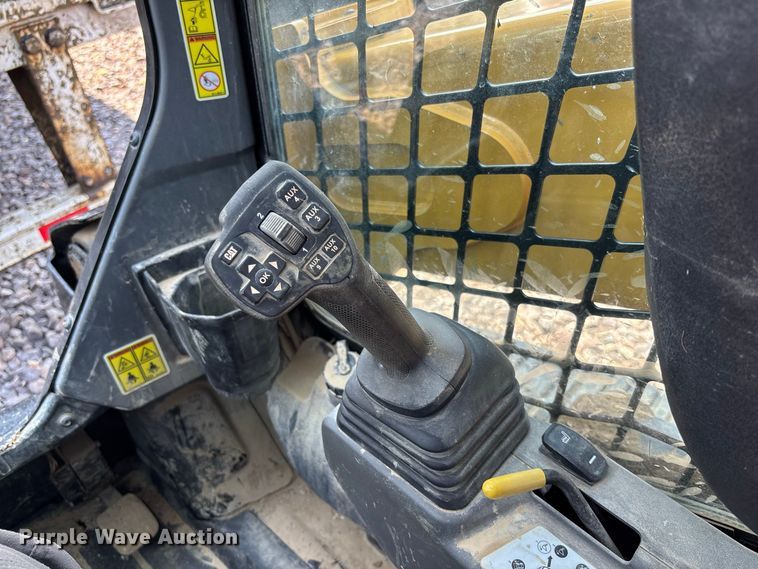 image for item YA4518 2025 Caterpillar 265 tracked skid steer loader