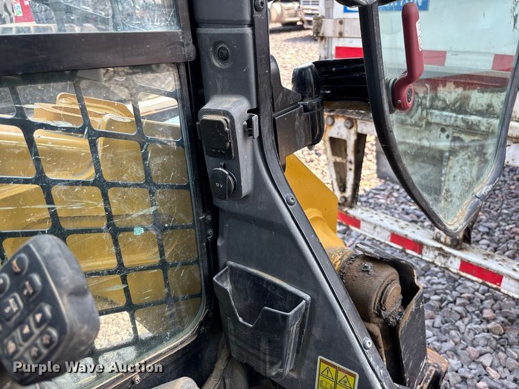 image for item YA4518 2025 Caterpillar 265 tracked skid steer loader