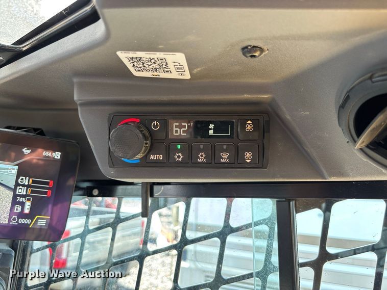 image for item YA4518 2025 Caterpillar 265 tracked skid steer loader
